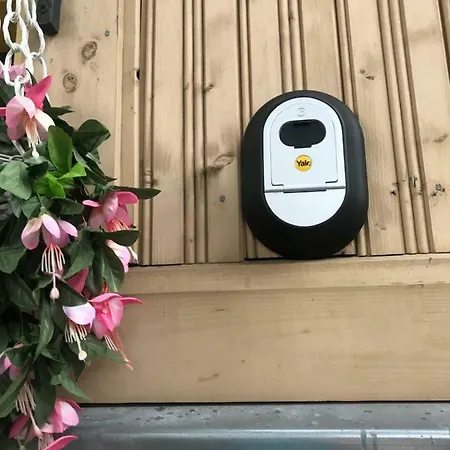 Cozy Little City Penthouse With Terrace And Free Parking *